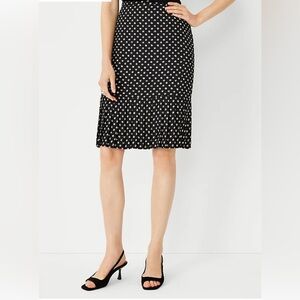 Ann Taylor Floral Pleated Hem Skirt Size 6